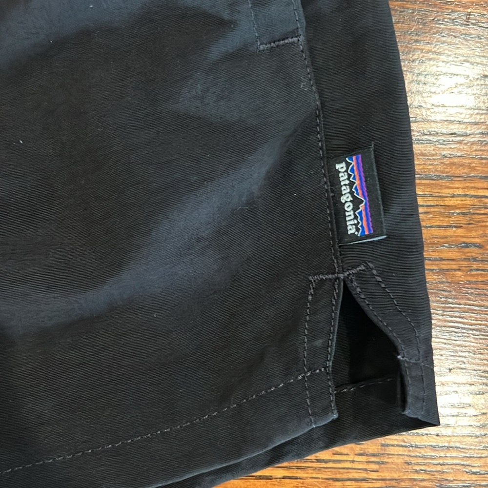Patagonia Women's Barely Baggies Shorts - 2½" Black L - Picture 4 of 8